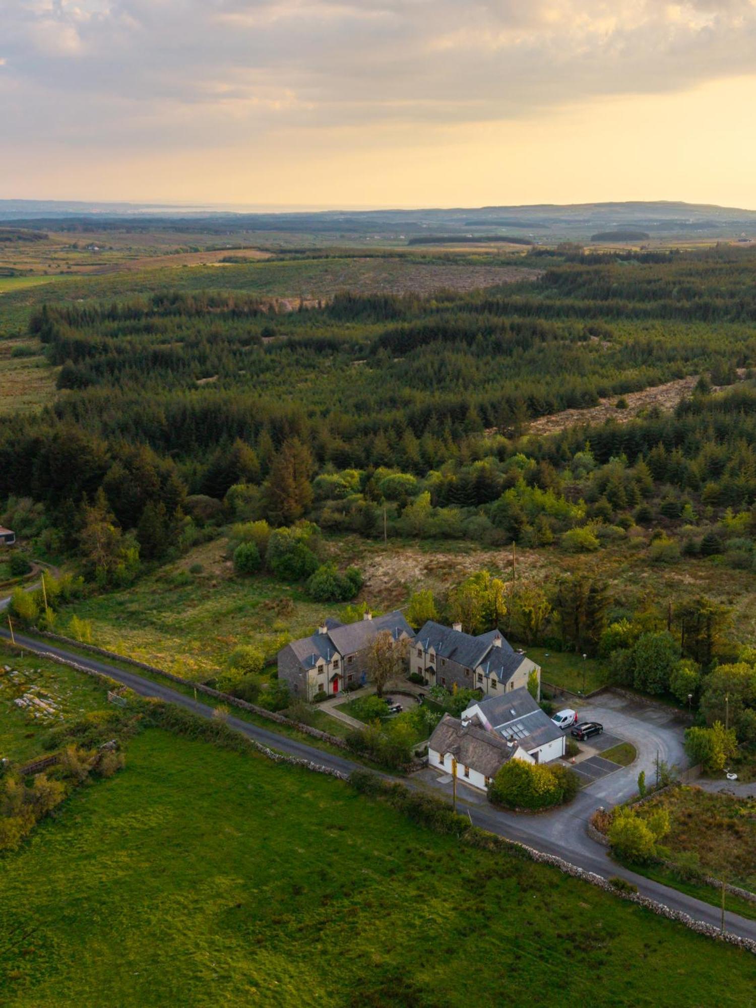 Burren Court Lodge Ballyvaughan Dış mekan fotoğraf